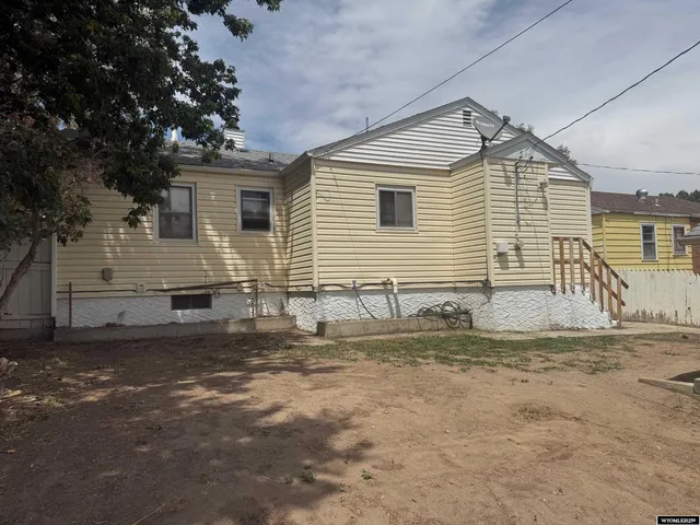 $194,000 | 524 East Murray Street, Rawlins, WY 82301