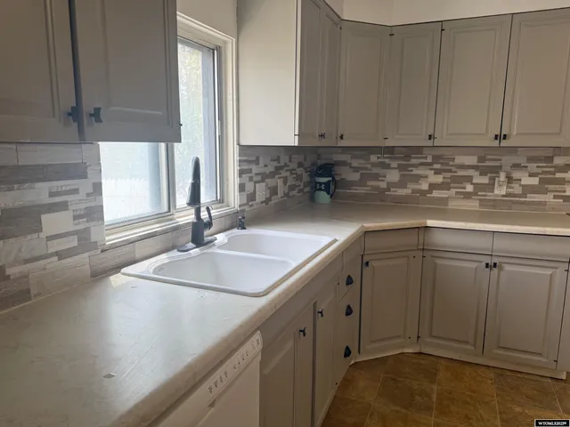 $194,000 | 524 East Murray Street, Rawlins, WY 82301