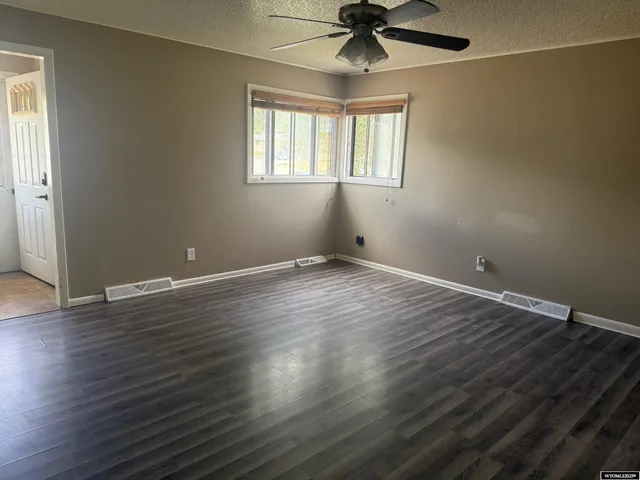 $194,000 | 524 East Murray Street, Rawlins, WY 82301