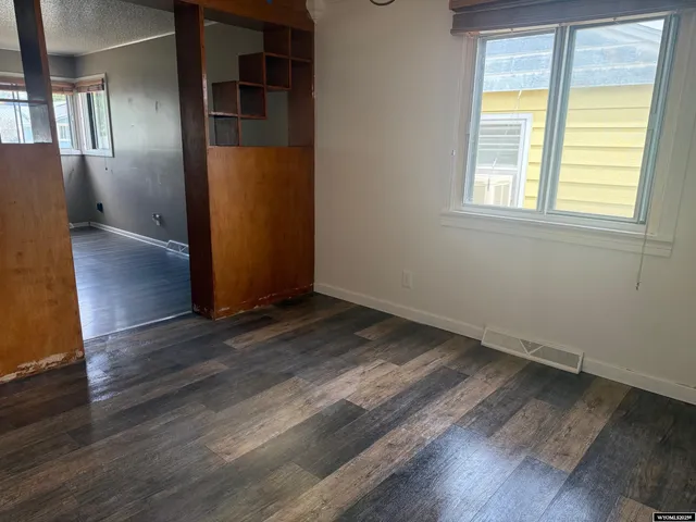$194,000 | 524 East Murray Street, Rawlins, WY 82301