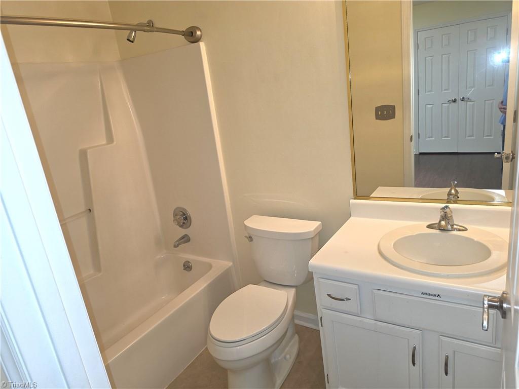 5969 Old Plank Road Winston-Salem, NC 27106 - Photo 8 of 20 Primary bath