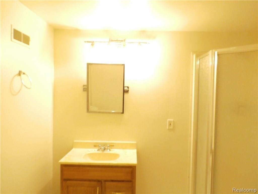 18230 West Eleven Mile Road Lathrup Village, MI 48076 - Photo 3 of 11