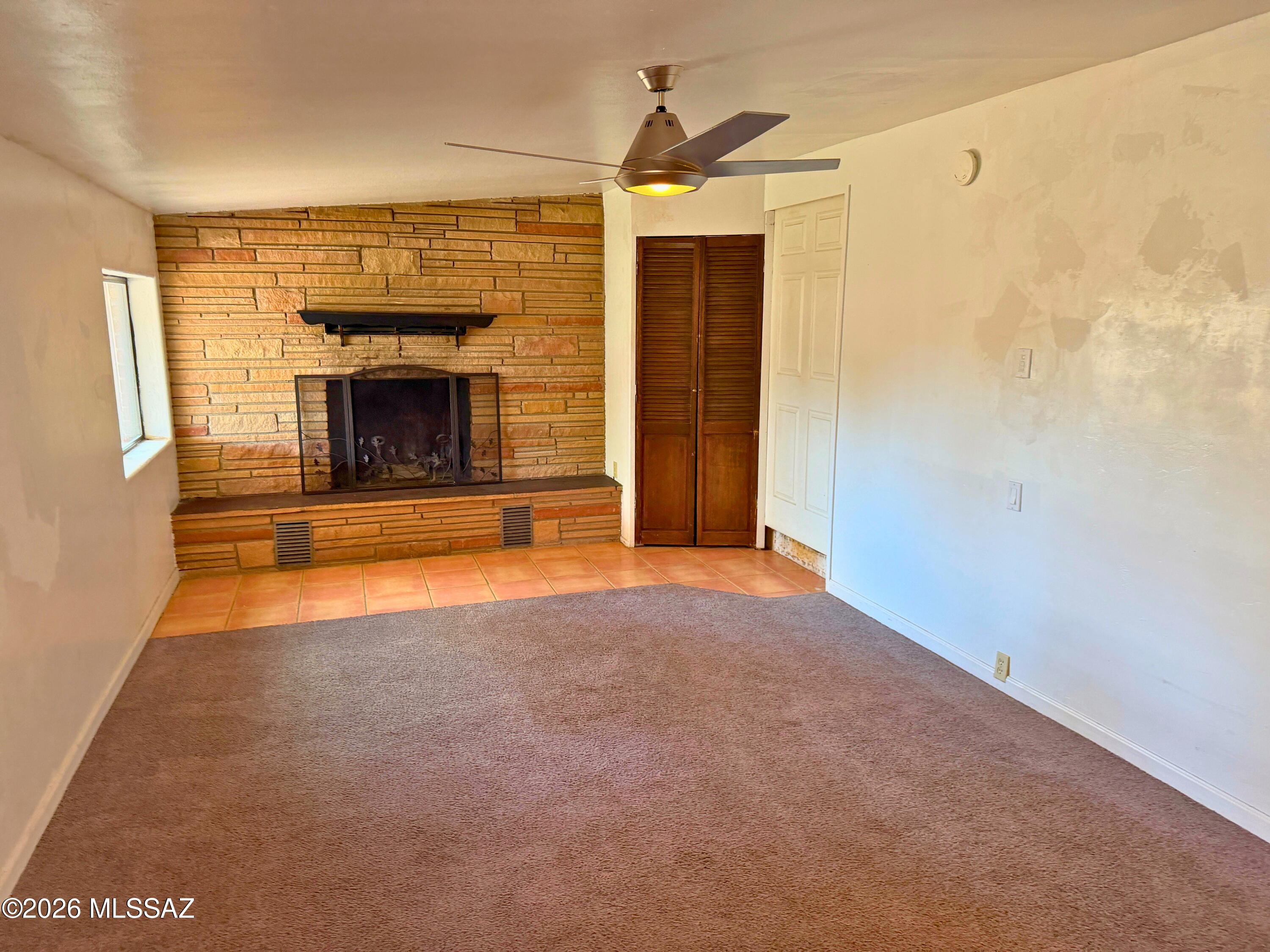 3383 North Flowing Wells Road Tucson, AZ 85705 - Photo 15 of 47 Family Room