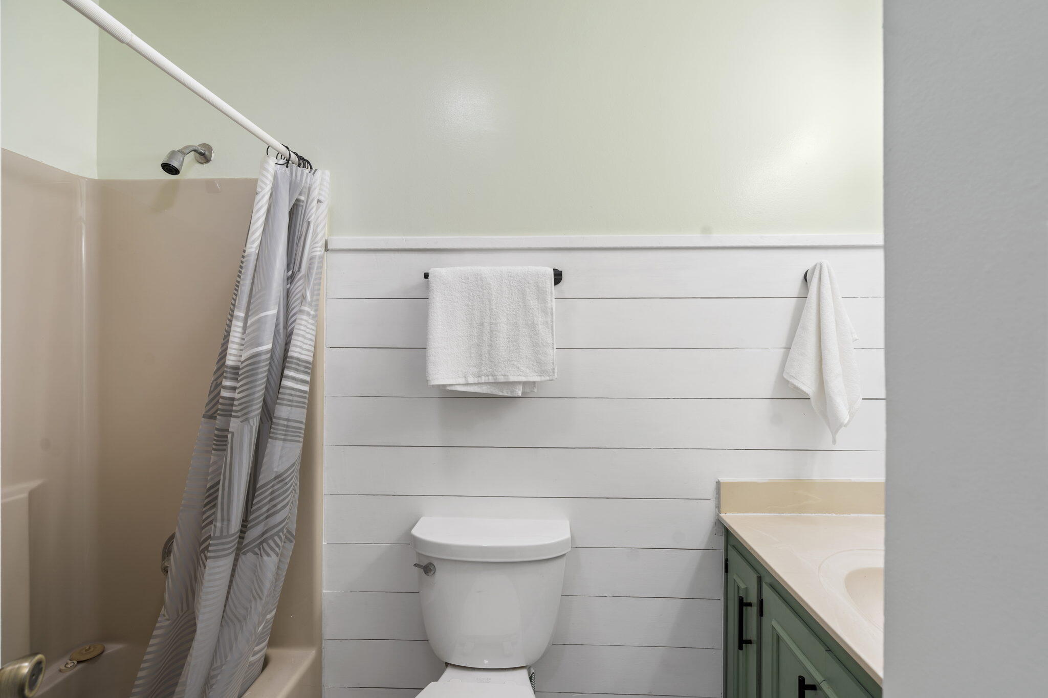 566 Howlandville Road Warrenville, SC 29851 - Photo 11 of 16 Hall Bathroom