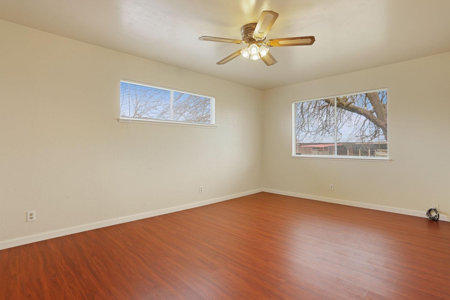 8595 Bradshaw Road Elk Grove, CA 95624 - Photo 11 of 28