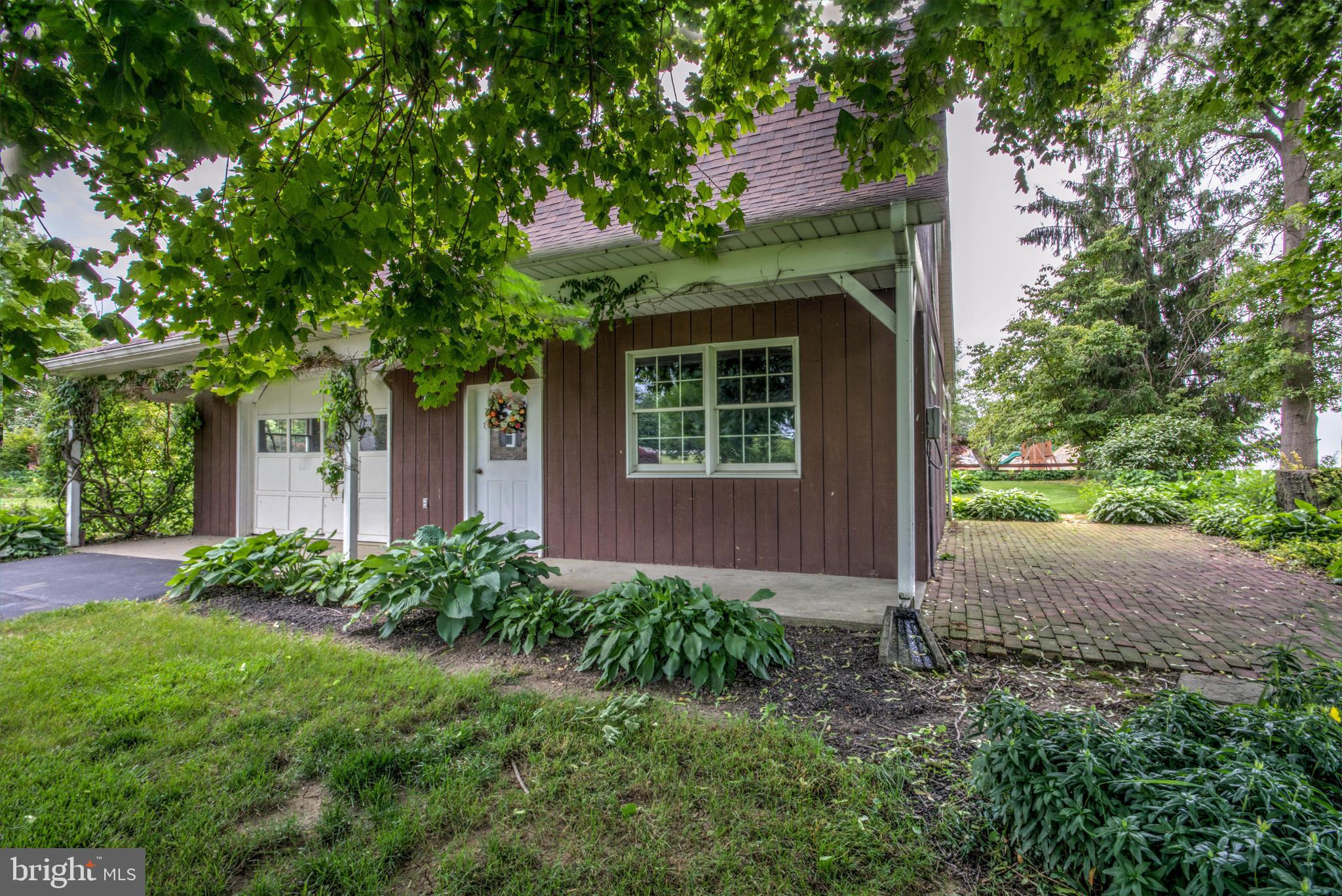 610 Wateredge Road Lititz, PA 17543 - Photo 14 of 82