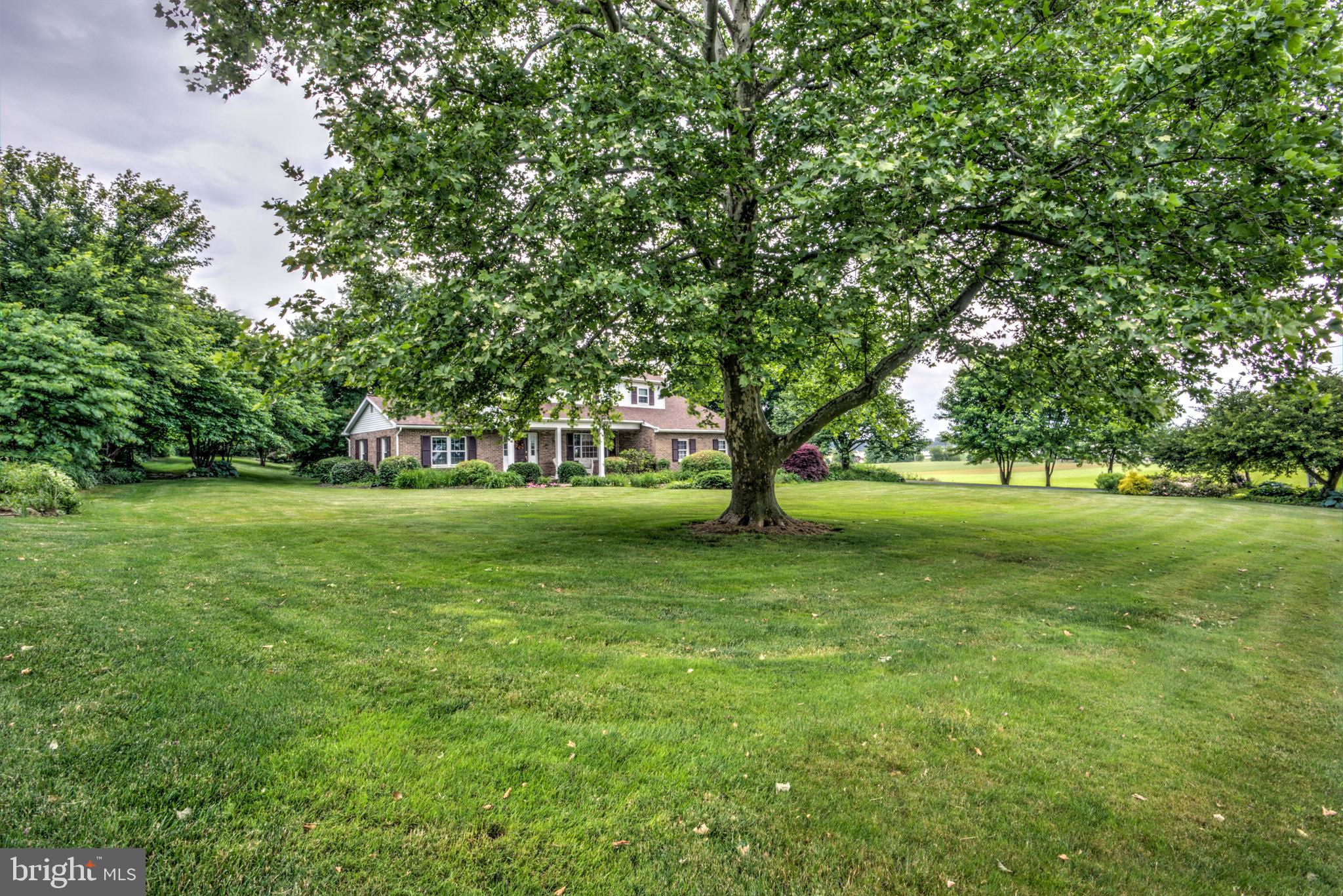 610 Wateredge Road Lititz, PA 17543 - Photo 3 of 82