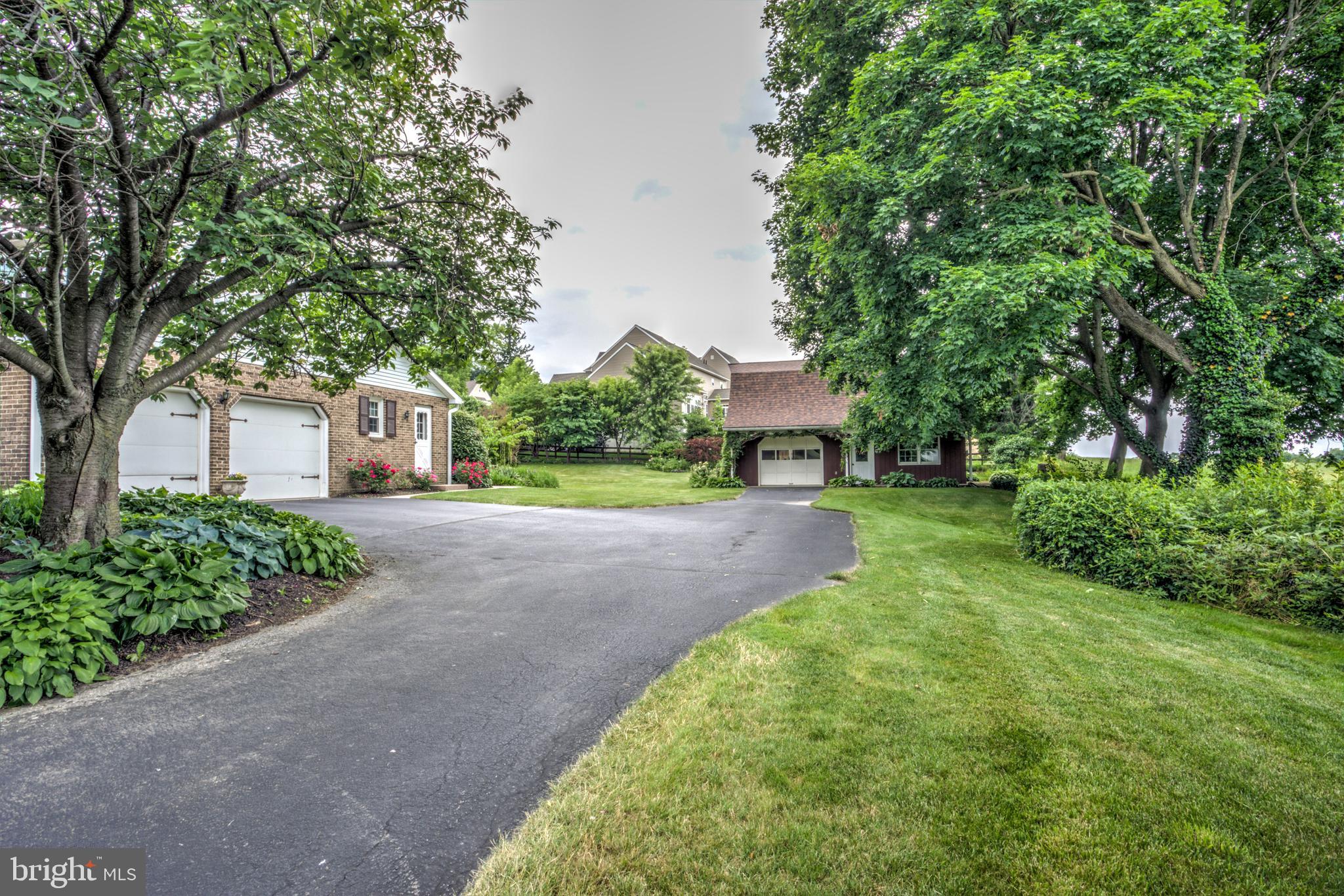 610 Wateredge Road Lititz, PA 17543 - Photo 6 of 82