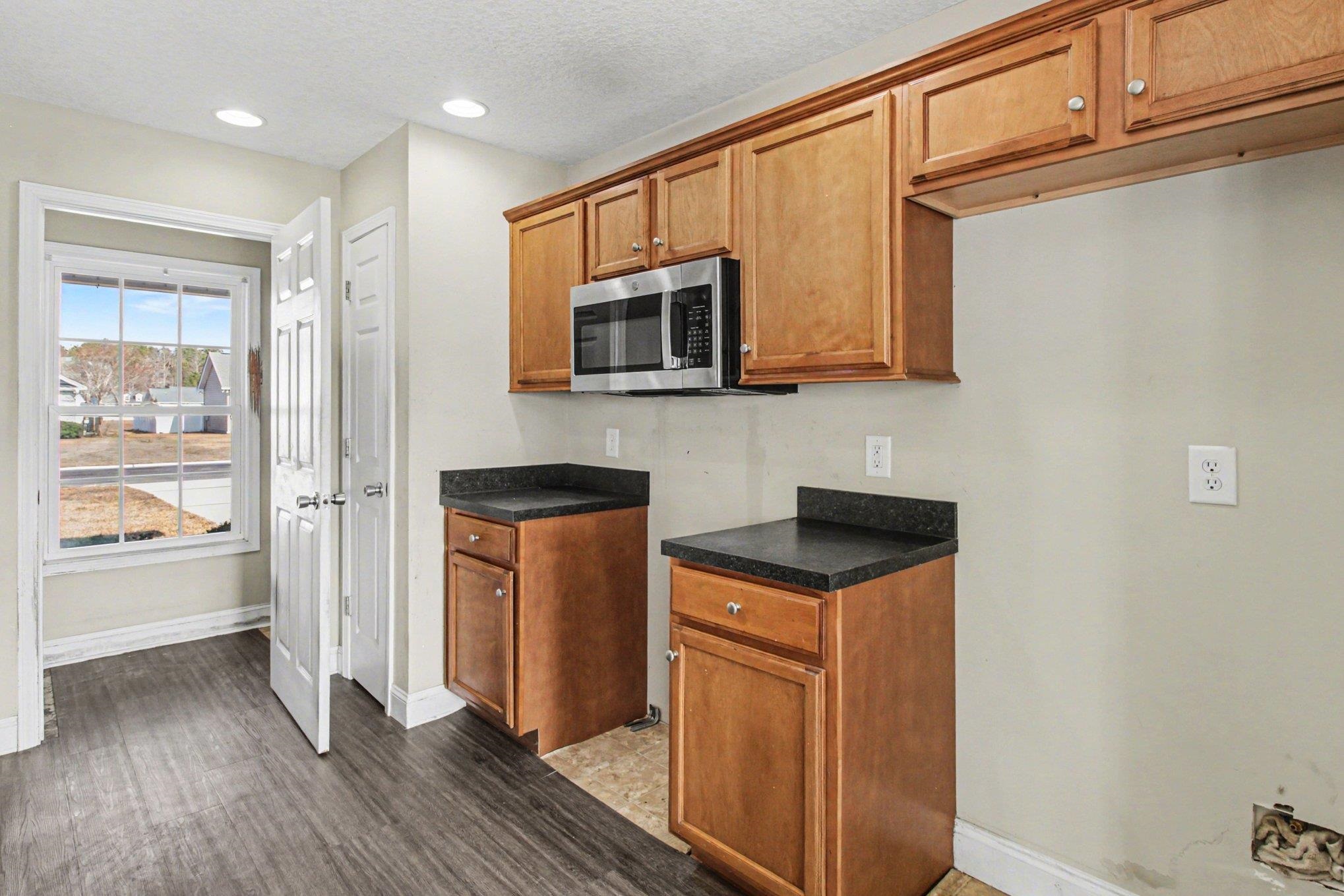 321 Millbrook Circle Galivants Ferry, SC 29544 - Photo 9 of 34