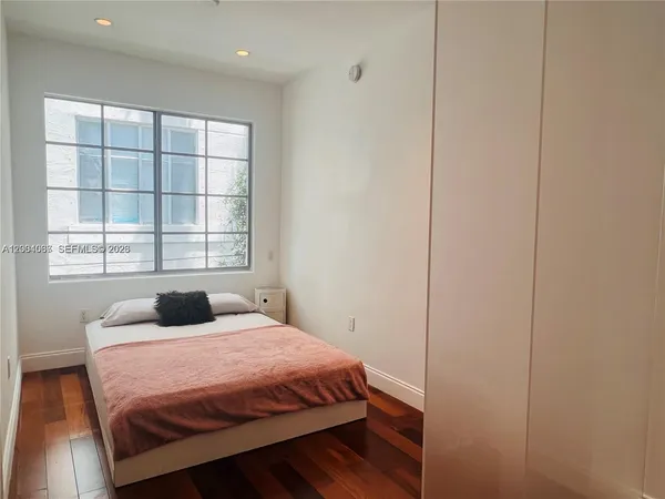 $1,900 | 526 15th Street, Unit 15, Miami Beach, FL 33139