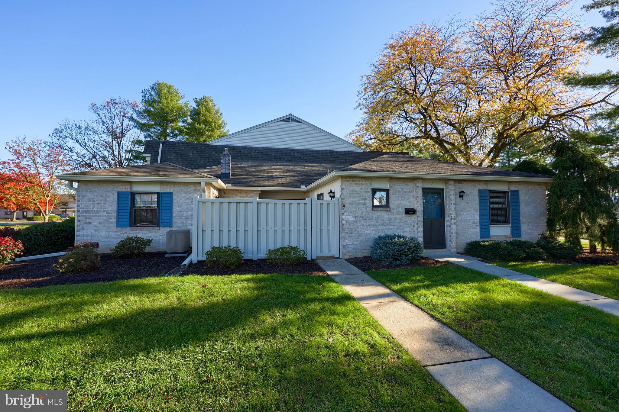 7 Valleybrook Drive Lancaster, PA 17601 - Photo 3 of 27