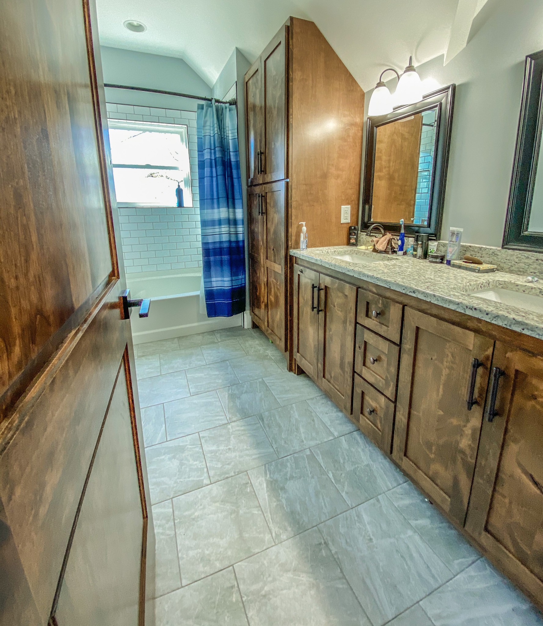 107 Walnut Grove Road Unionville, TN 37180 - Photo 12 of 21 a bathroom with a mirror and a sink