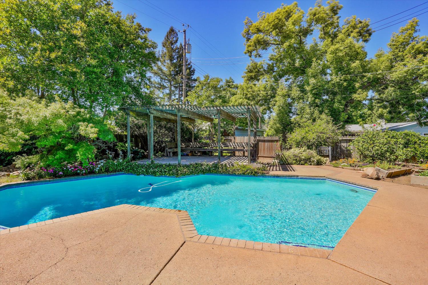 3029 Merrick San Way Carmichael, CA 95608 - Photo 28 of 31 a view of a house with garden and a backyard