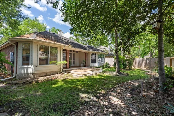 $3,000 | 11 Belcarra Place, The Woodlands, TX 77382