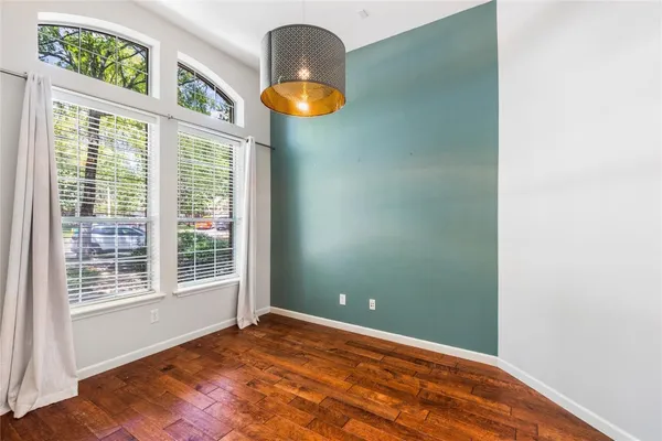 $3,000 | 11 Belcarra Place, The Woodlands, TX 77382