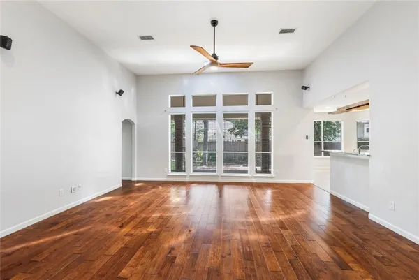 $3,000 | 11 Belcarra Place, The Woodlands, TX 77382