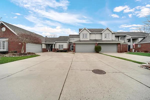 $249,900 | 633 West 94th Court, Crown Point, IN 46307