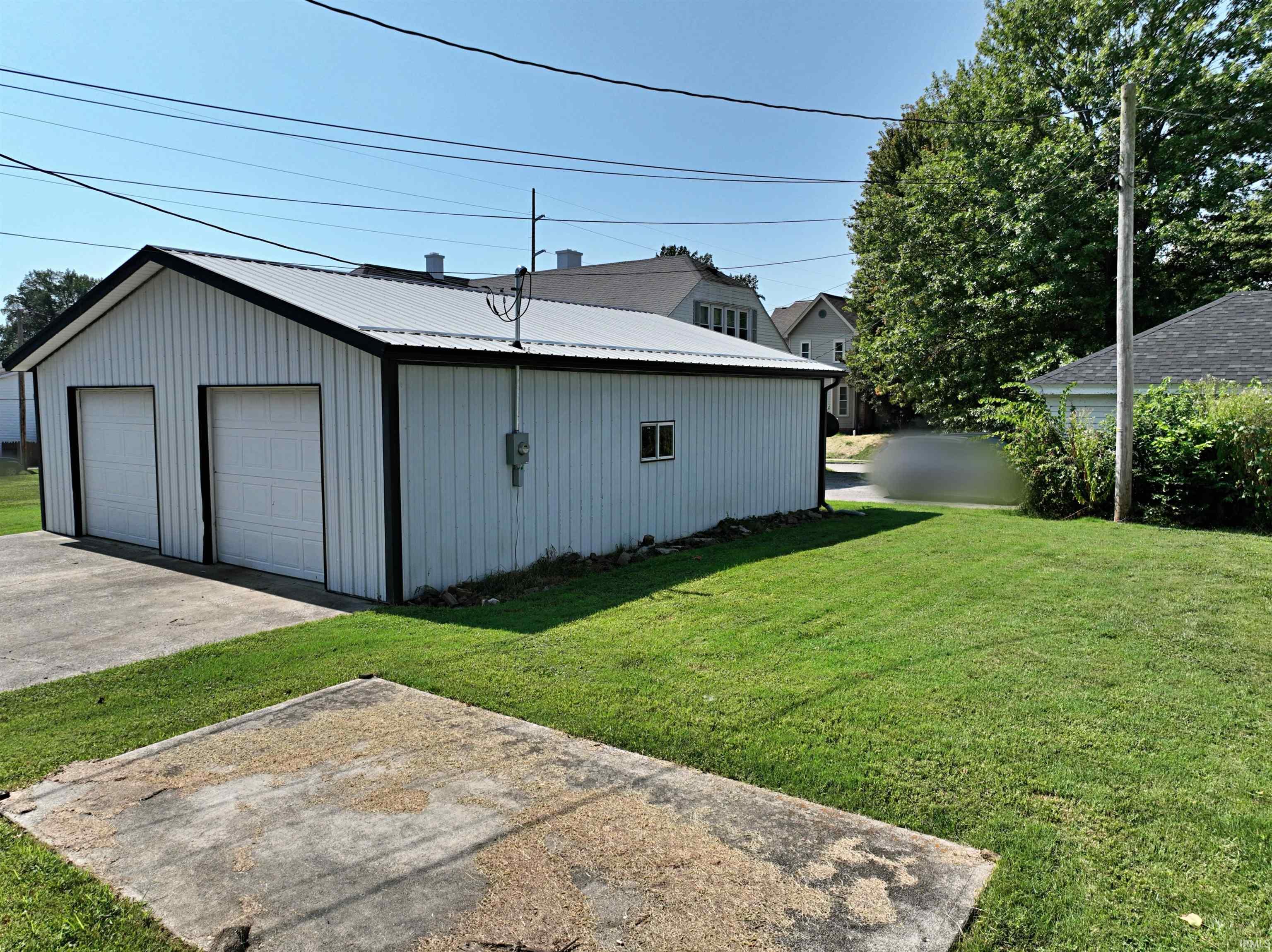 East Walnut Street Washington, IN 47501 - Photo 5 of 10 Gallery Image 5