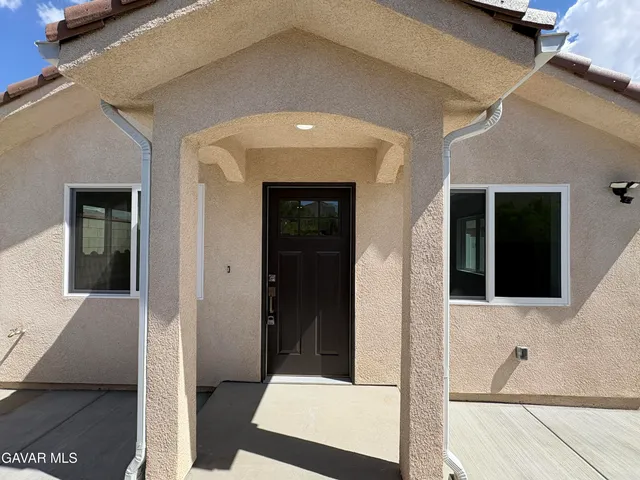 $2,700 | 3767 Noll Drive, Unit B, Palmdale, CA 93550
