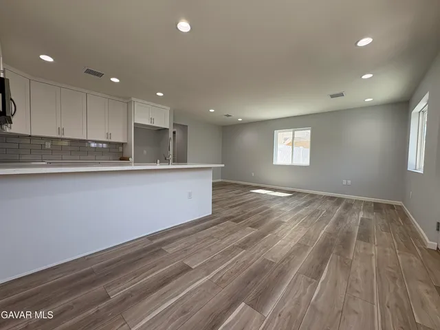 $2,700 | 3767 Noll Drive, Unit B, Palmdale, CA 93550