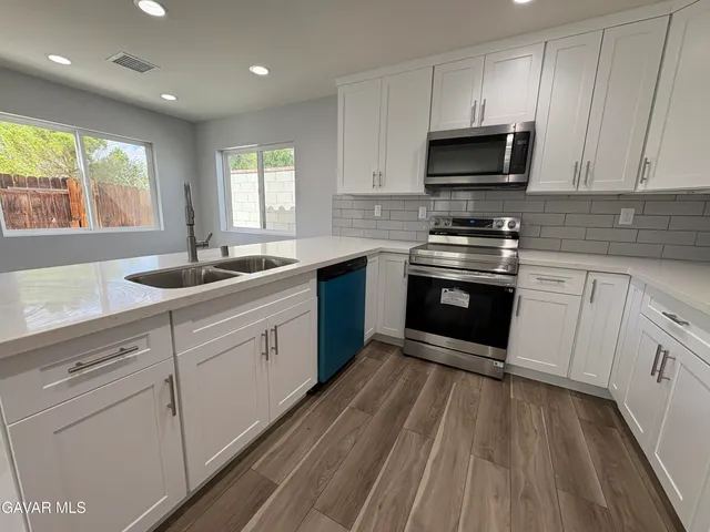 $2,700 | 3767 Noll Drive, Unit B, Palmdale, CA 93550