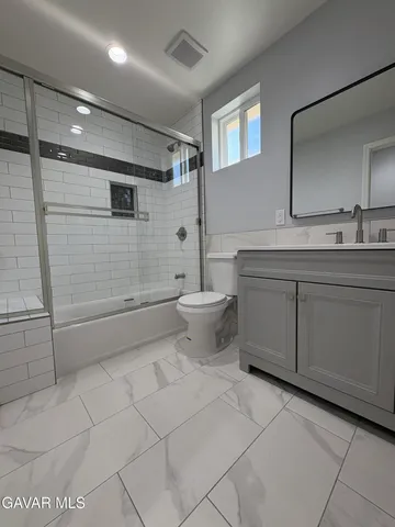 $2,700 | 3767 Noll Drive, Unit B, Palmdale, CA 93550