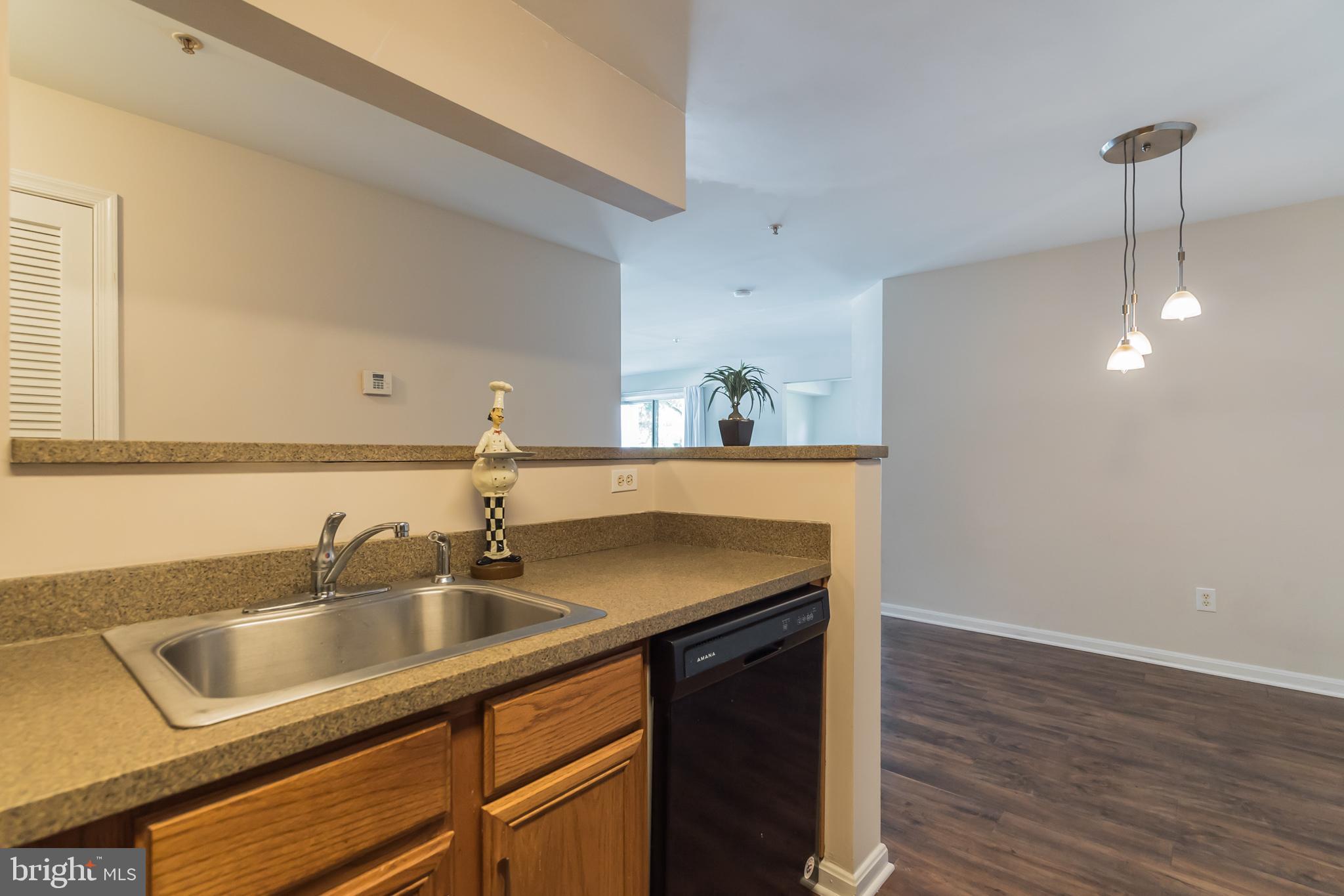 14151 Cuddy Loop, Unit 101 Woodbridge, VA 22193 - Photo 13 of 29 kitchen