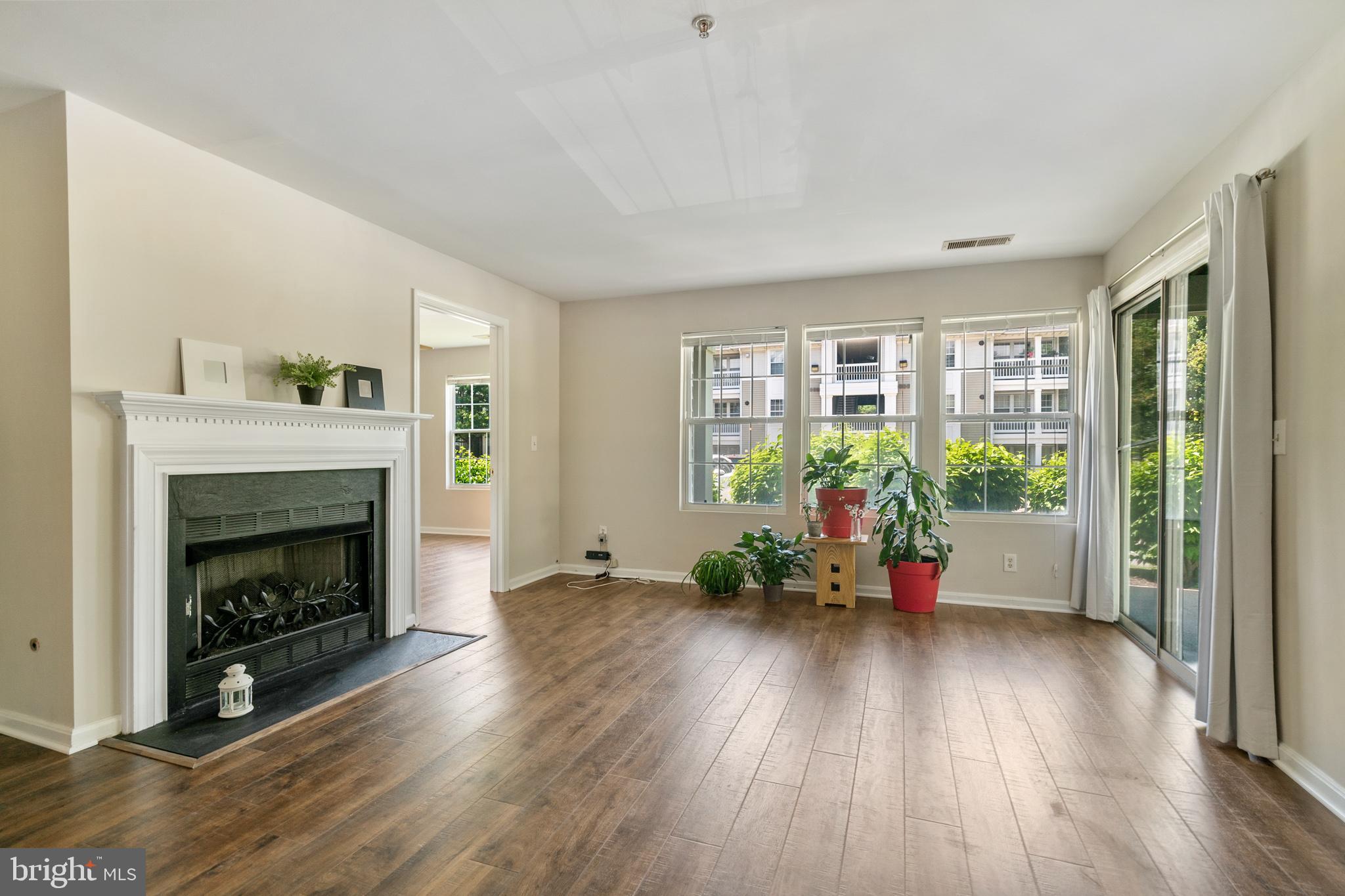 14151 Cuddy Loop, Unit 101 Woodbridge, VA 22193 - Photo 3 of 29