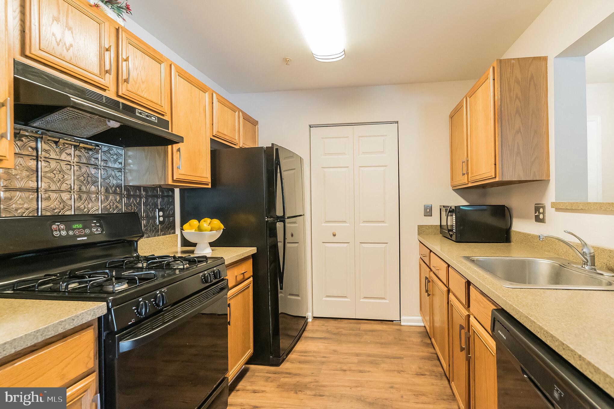 14151 Cuddy Loop, Unit 101 Woodbridge, VA 22193 - Photo 10 of 29 kitchen