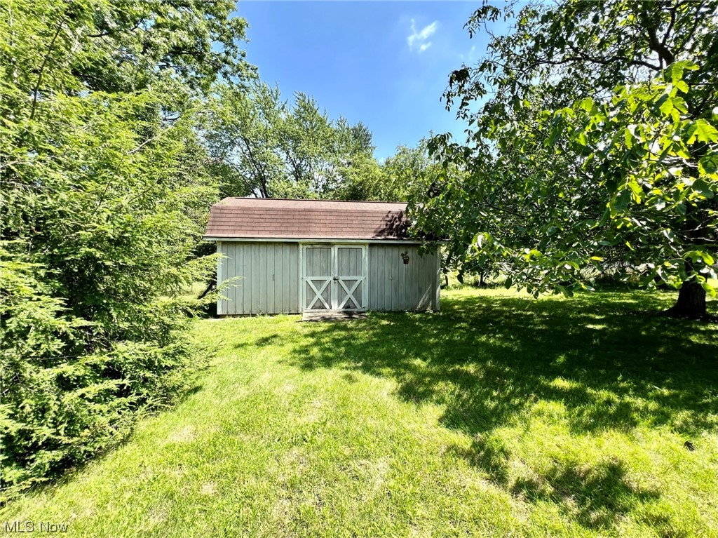 3001 Dentzler Road Parma, OH 44134 - Photo 33 of 35