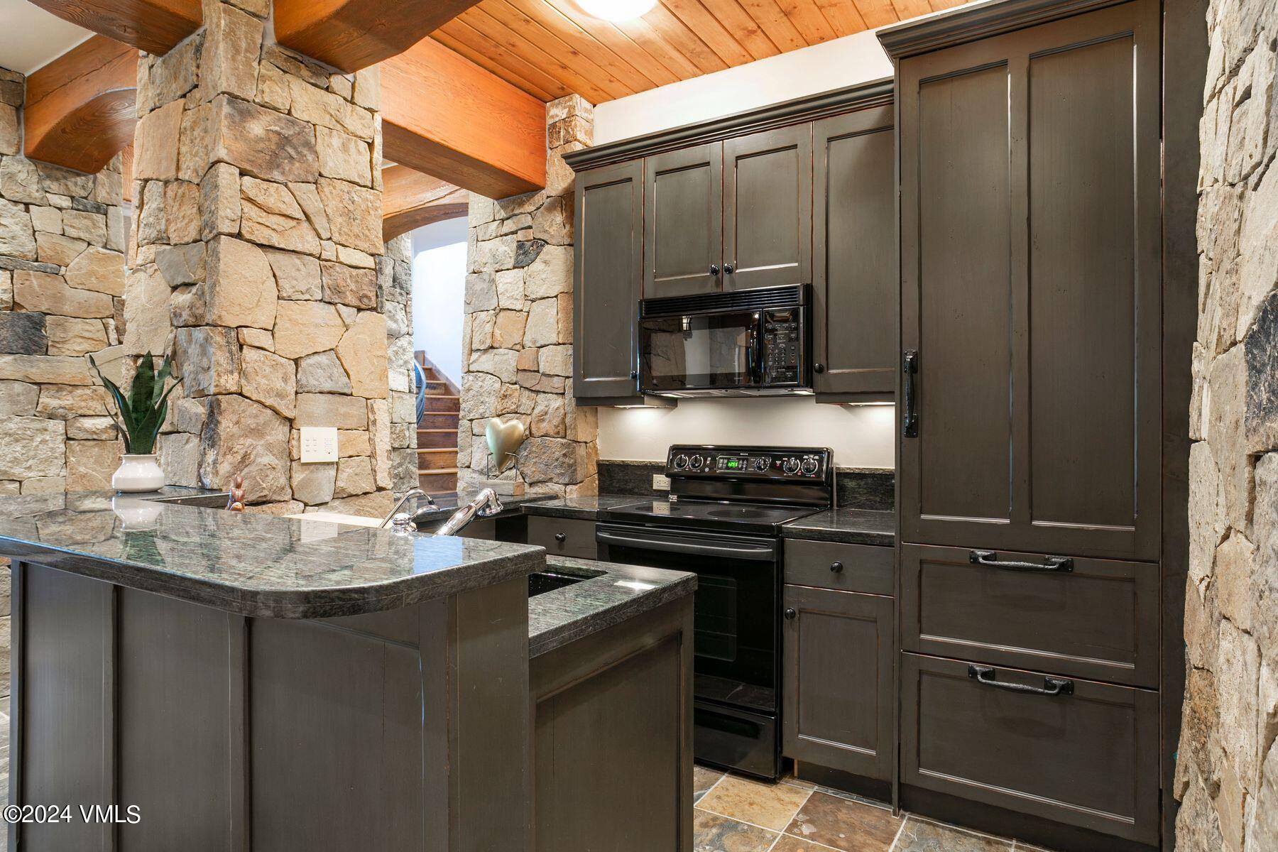 292 Aspen Meadows Road Edwards, CO 81632 - Photo 31 of 53 Kitchenette 2