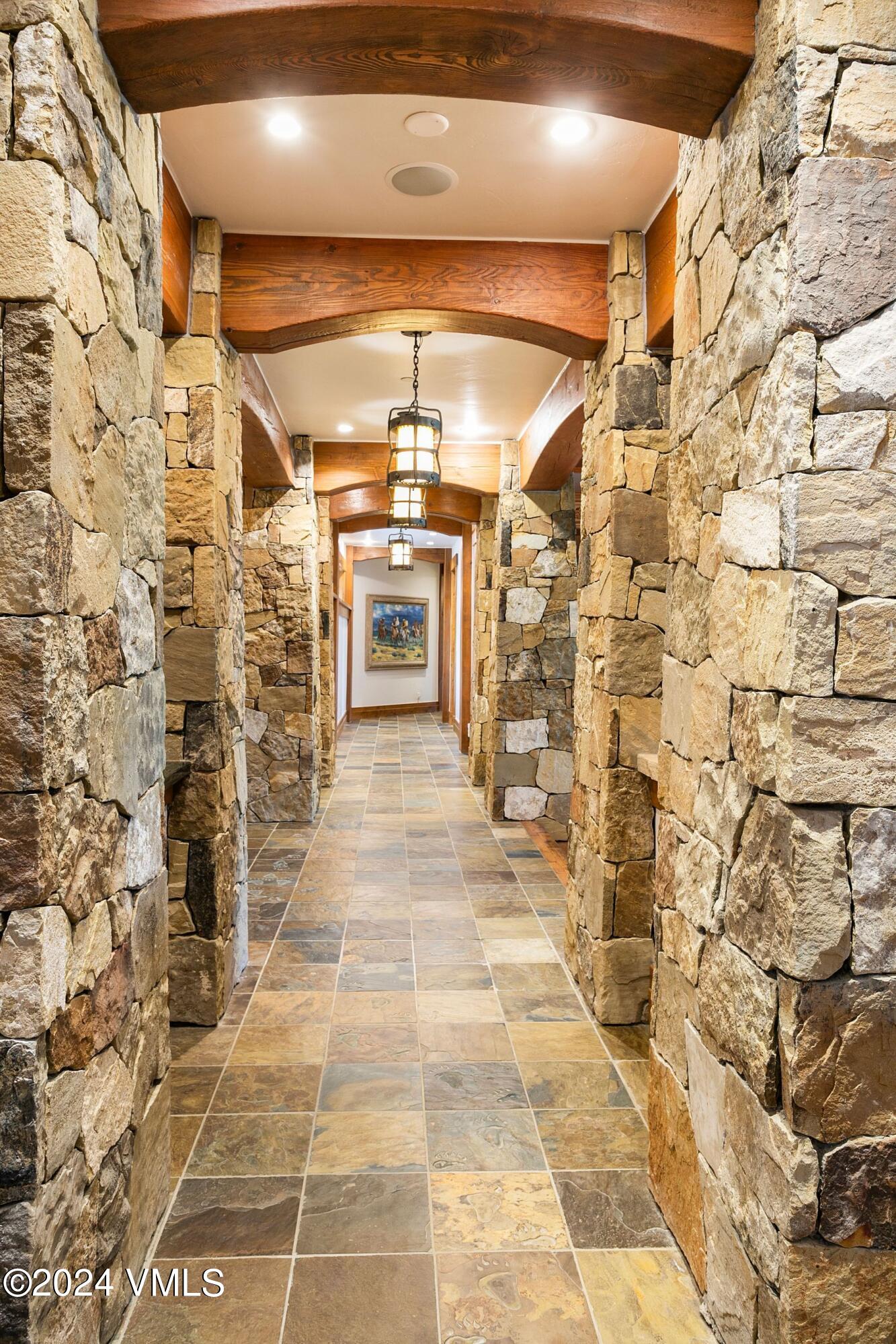 292 Aspen Meadows Road Edwards, CO 81632 - Photo 37 of 53 Hallway