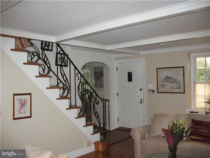 400 Salisbury Road Wyncote, PA 19095 - Photo 3 of 13 Living Room