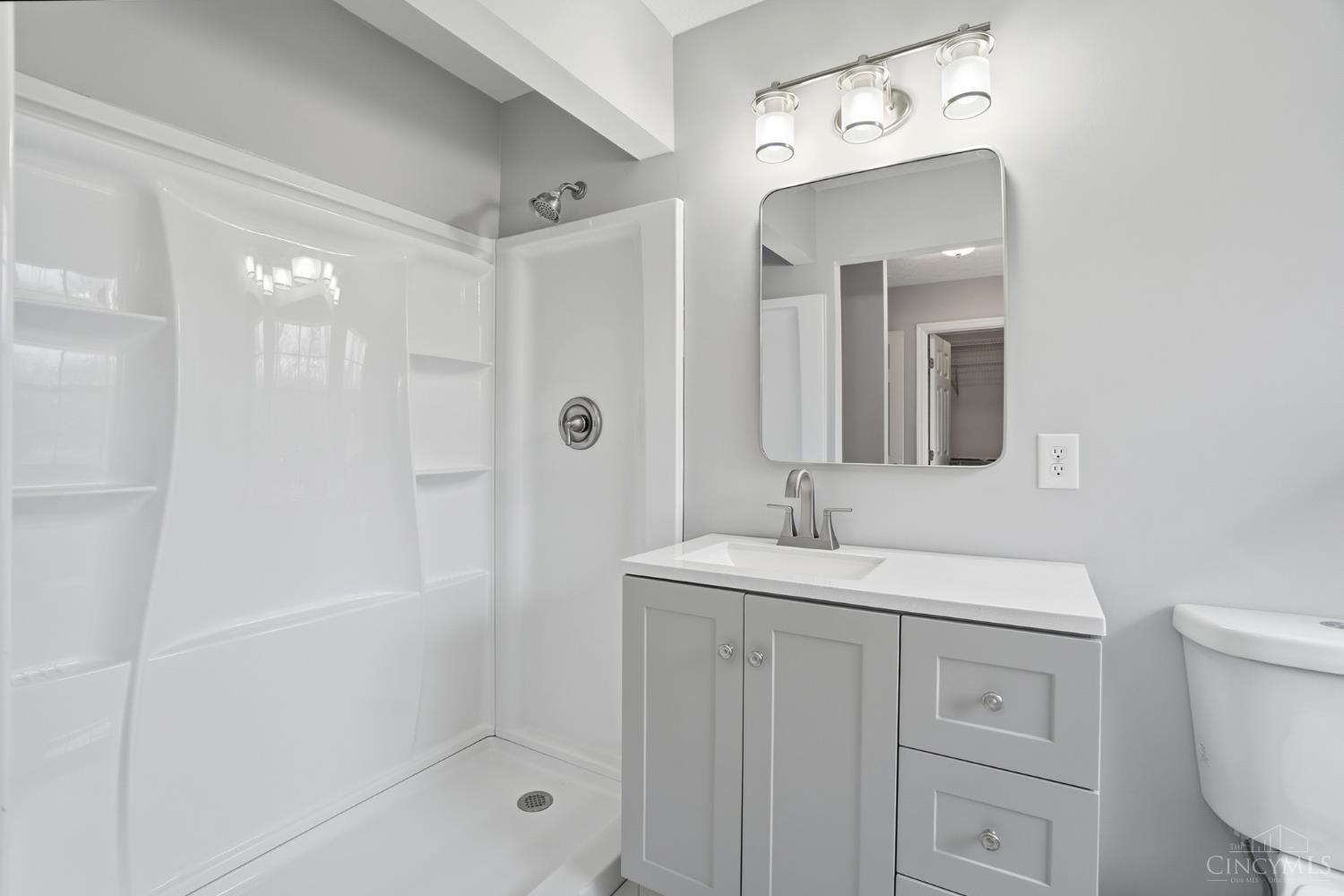5285 Yeatman Road Cincinnati, OH 45252 - Photo 34 of 72