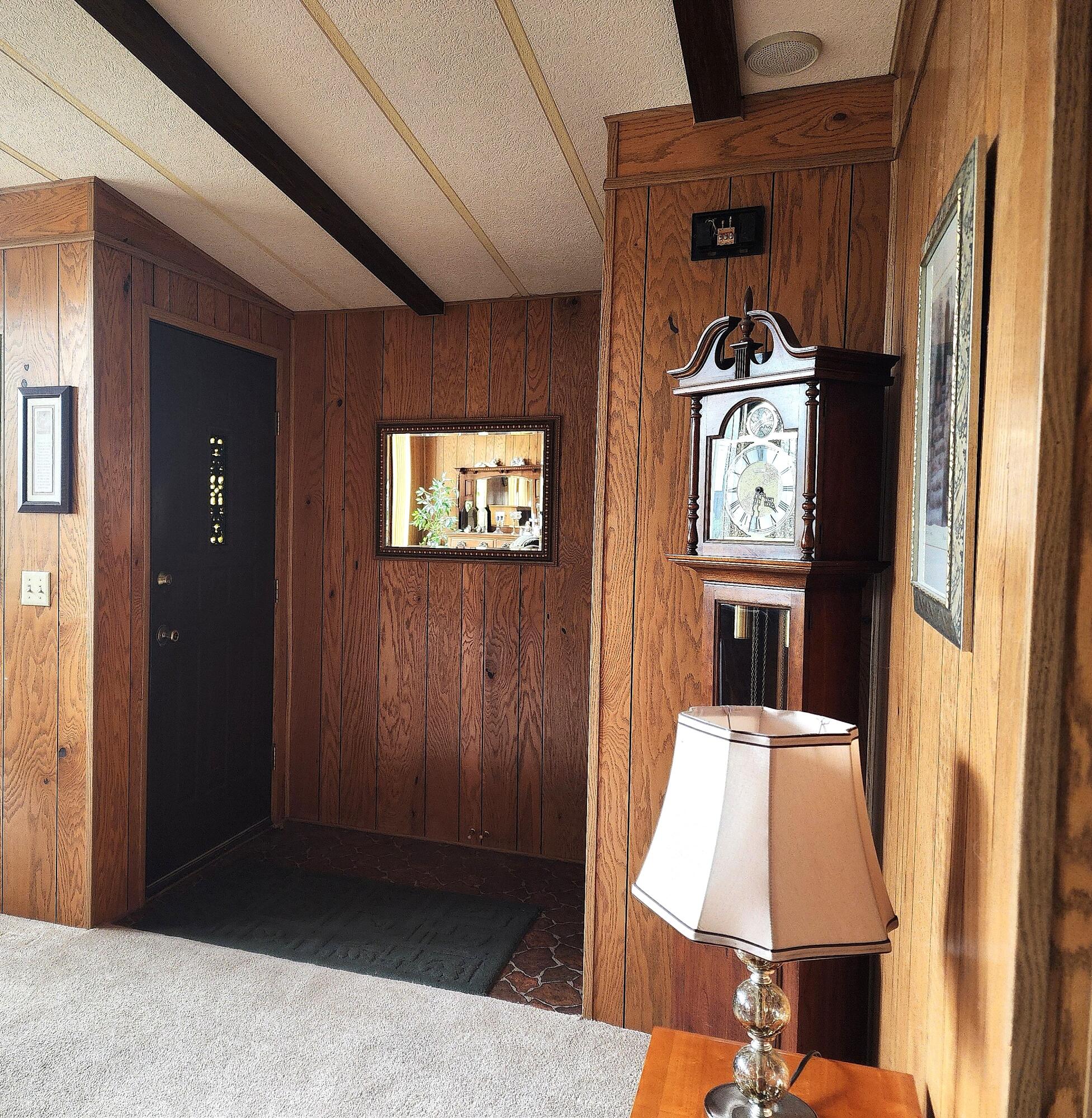 1001 Southeast 15th Street, Unit 34 Bend, OR 97702 - Photo 9 of 43 Entry area at front door
