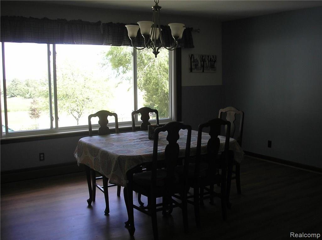 2265 South Ringle Road Vassar, MI 48768 - Photo 19 of 26 wastrosiville dinning room.jpg