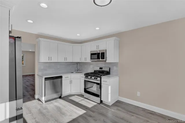 $665,000 | 815 Franklin Avenue, Unit 4, Franklin Square, NY 11580