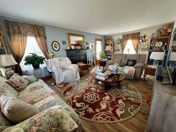 $149,900 | 208 East Market Street, Tampico, IL 61283