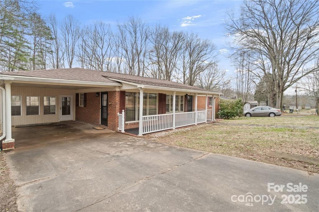 122 Lowry Row York, SC 29745 - Photo 1 of 25 Gallery Image 1