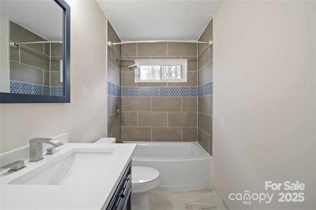 122 Lowry Row York, SC 29745 - Photo 16 of 25 Gallery Image 16
