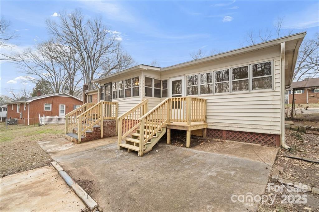 122 Lowry Row York, SC 29745 - Photo 23 of 25 Gallery Image 23