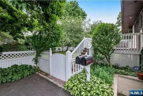 $4,100 | 26 7th Street, Cresskill, NJ 07626