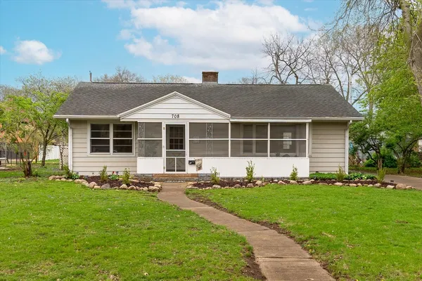 $128,500 | 708 Market Street, Henry, IL 61537