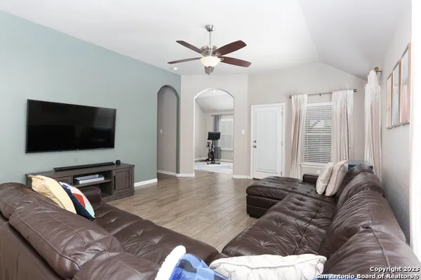 $2,500 | 7903 Anza Run, Boerne, TX 78015