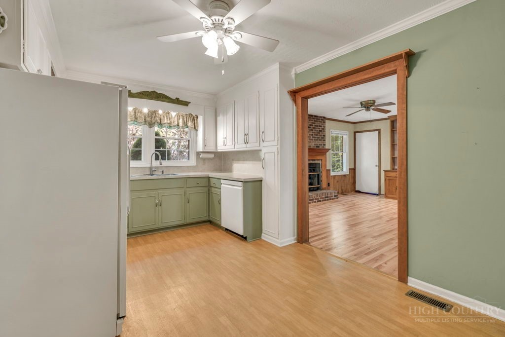 143 Chandy Street Boone, NC 28607 - Photo 17 of 33