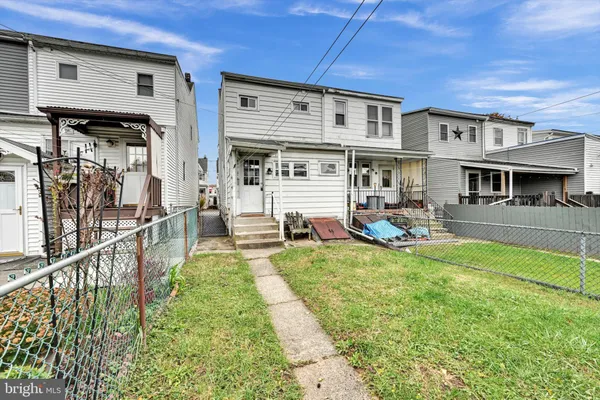 $1,500 | 523 West Oak Street, Frackville, PA 17931