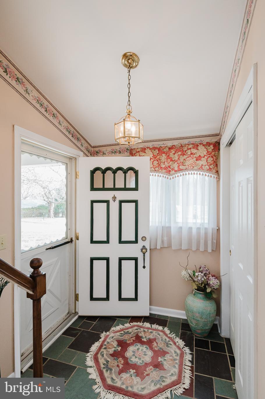 823 Petem Road Kingsville, MD 21087 - Photo 4 of 60 Foyer