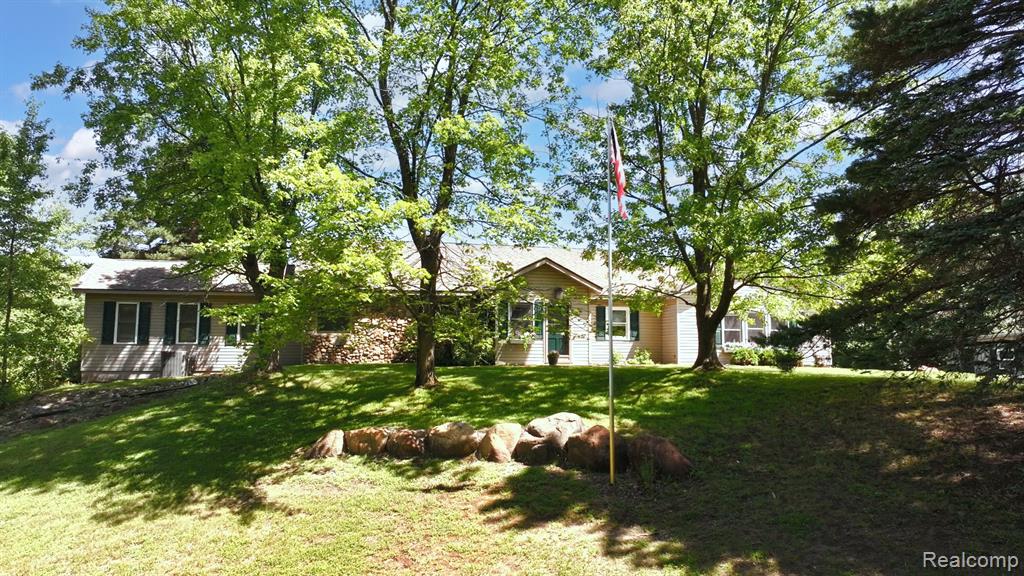 5370 Whipple Lake Road Clarkston, MI 48348 - Photo 37 of 51