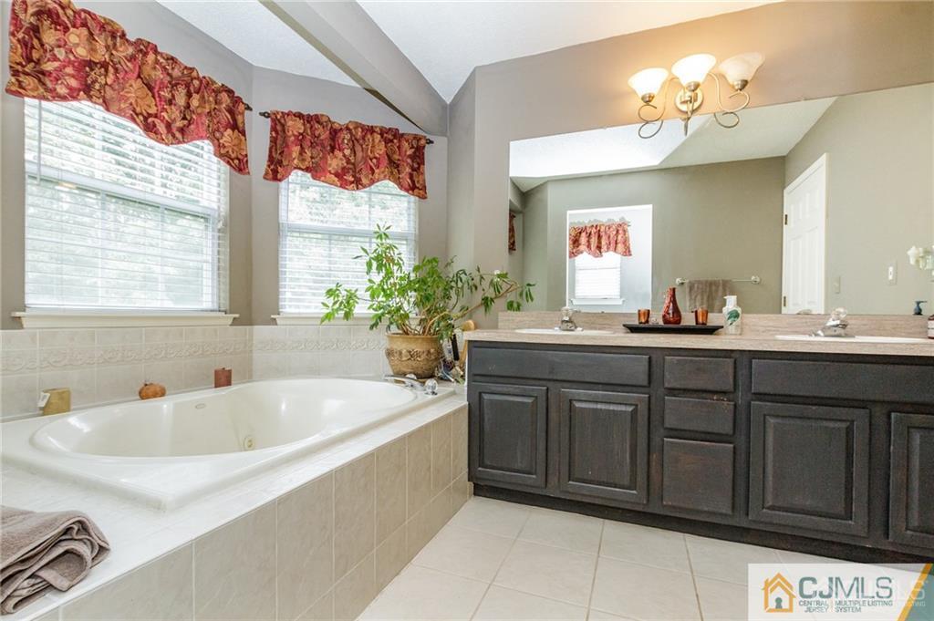 34 Bryce Canyon Road Howell, NJ 07731 - Photo 21 of 27 Gallery Image 21