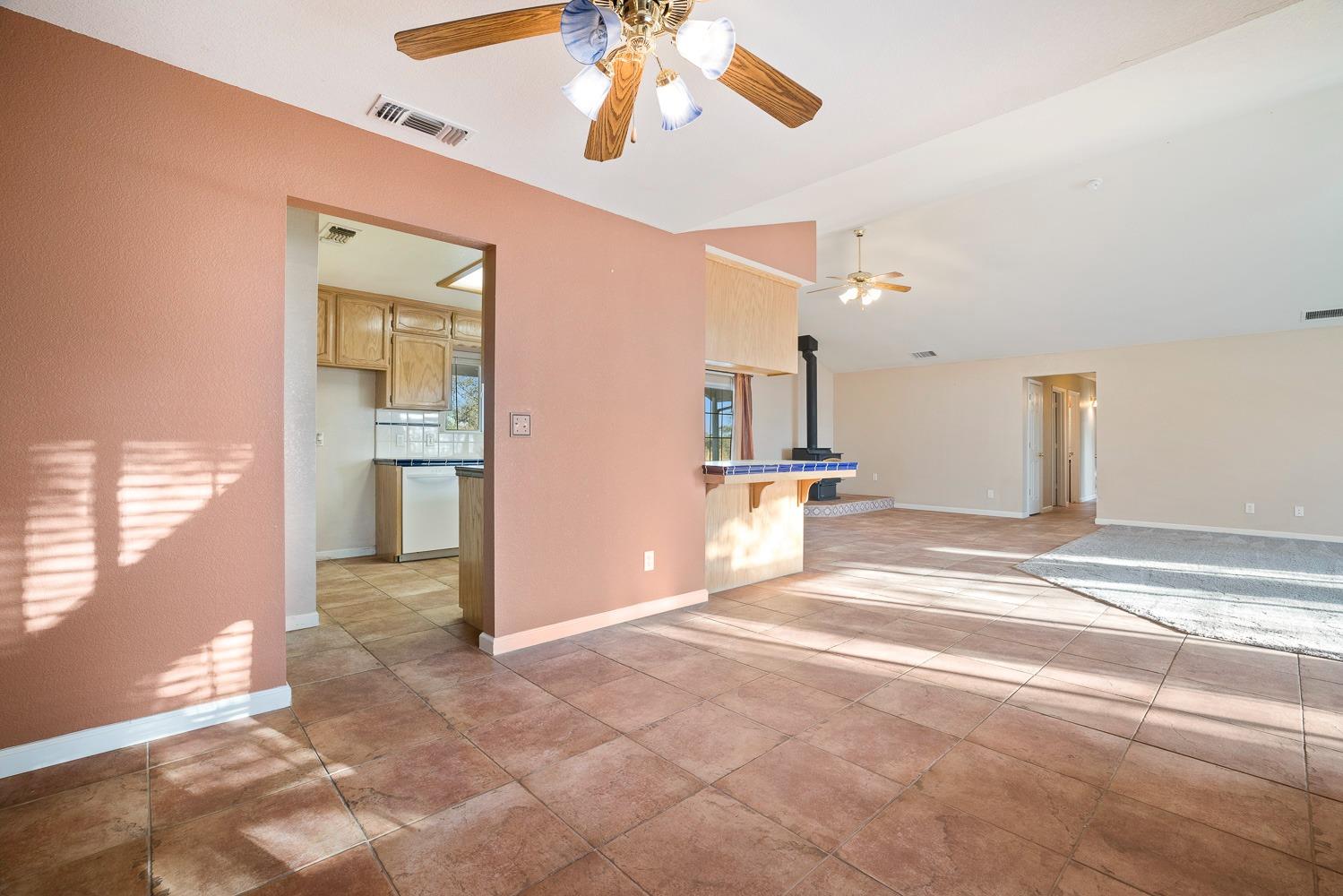41005 Angus Road Coarsegold, CA 93614 - Photo 14 of 55 Gallery Image 14